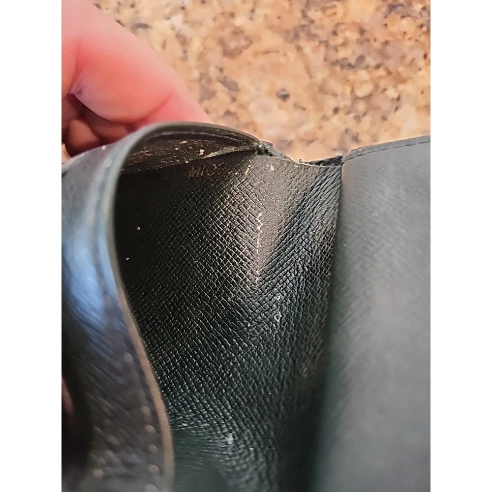 Louis Vuitton Taiga Porte Billets Cartes Credit Bifold Wallet Epicea‎ Green Used